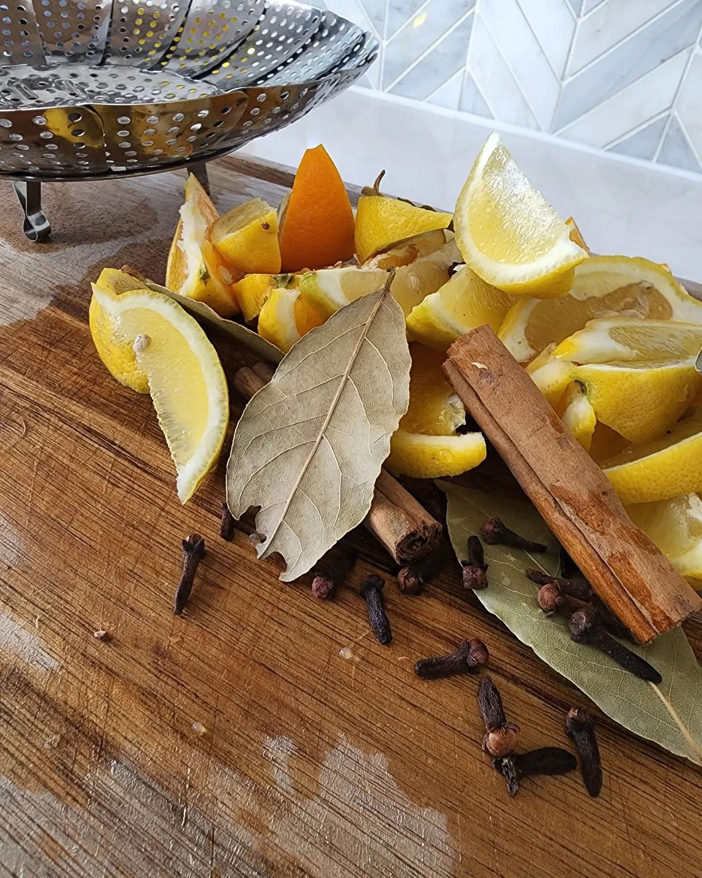 Citrus, cinnamon, cloves and bay leaf for steamed placenta preparation